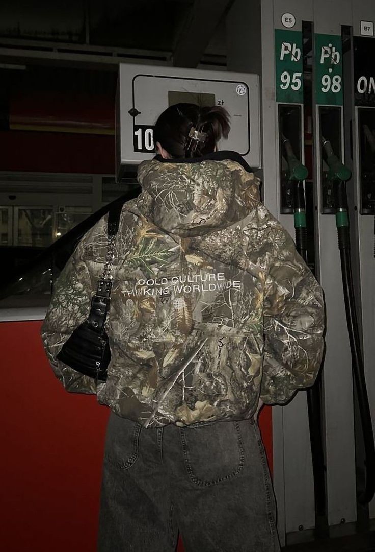 STREETWEAR